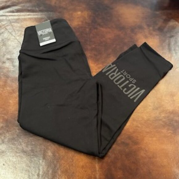 NWT Victoria's Secret Victoria Sport Knockout Capri Leggings - Picture 3 of 12